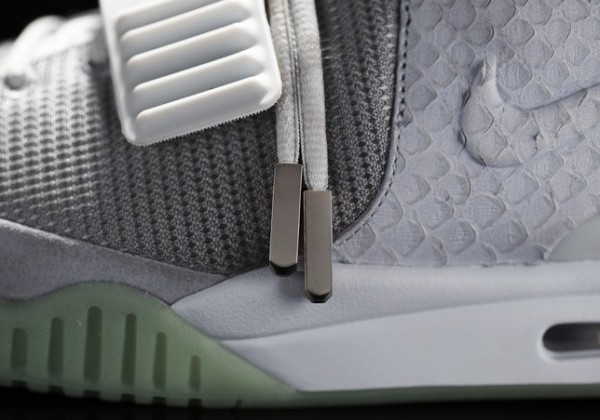 Nike_Air_Yeezy_II_Detail_10956