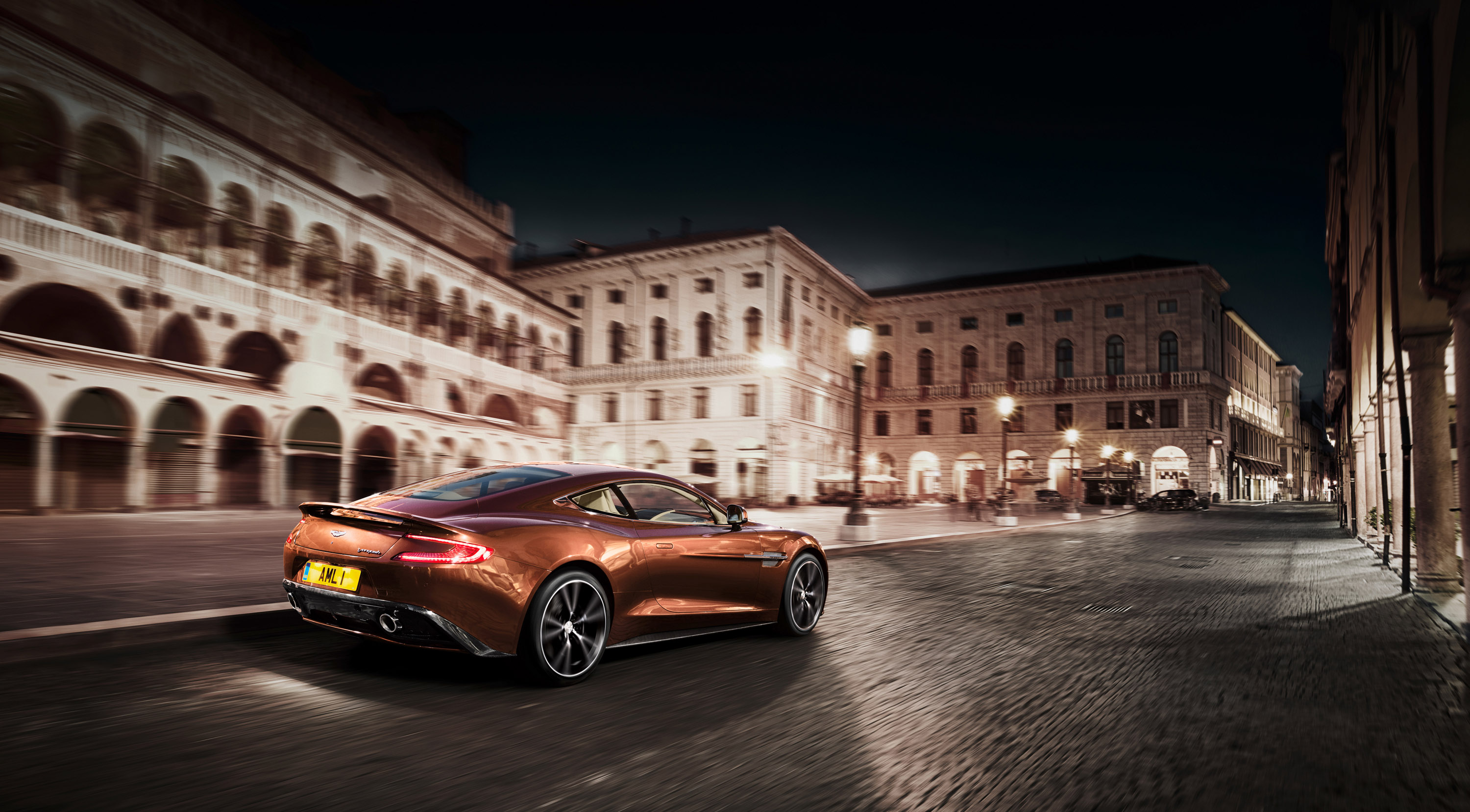 Aston Martin Vanquish1