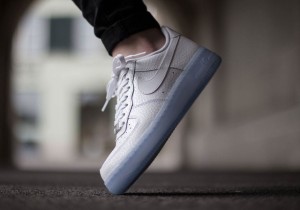 nike-air-force-1-low-wmns-white-icy-sole-1
