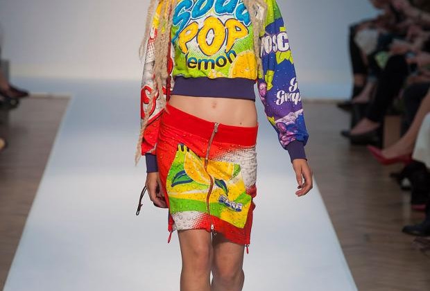 moschino-spring-summer-2015-lfw6